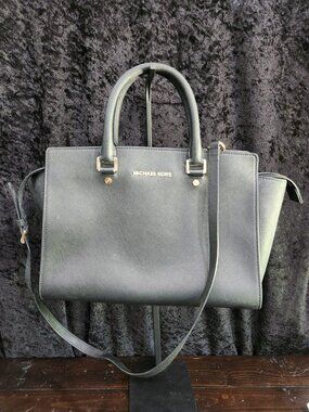 Michael Kors Selma Large Top-Zip Saffiano Leather Satchel - Black EUC